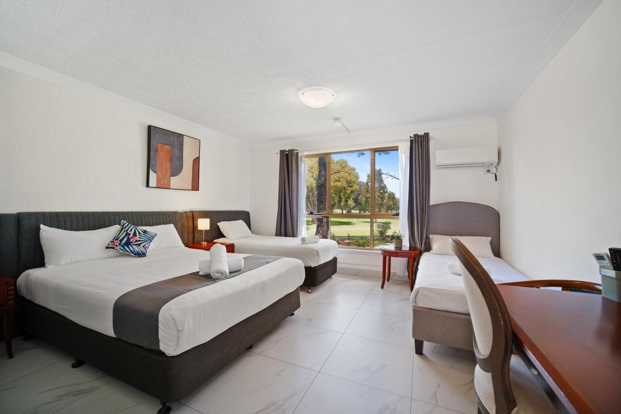 Golf Place Inn Wollongong Primbee Esterno foto