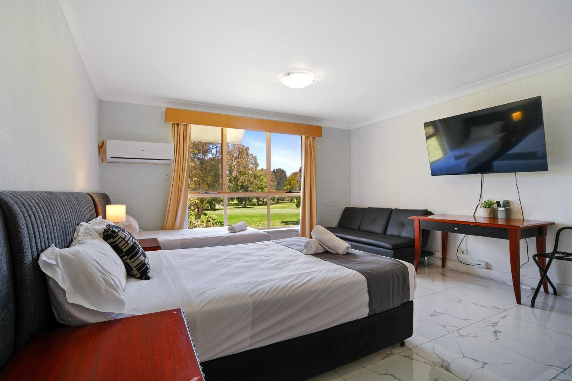 Golf Place Inn Wollongong Primbee Esterno foto