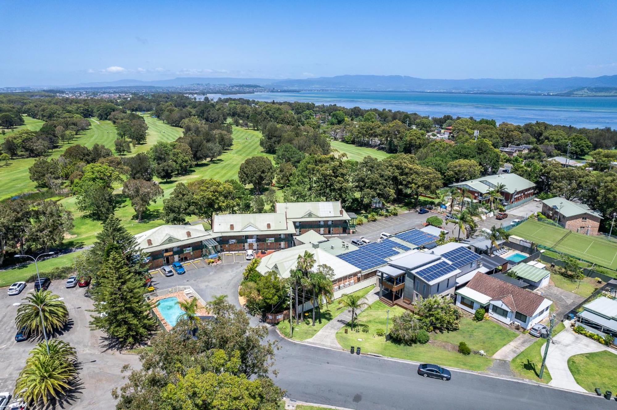Golf Place Inn Wollongong Primbee Esterno foto