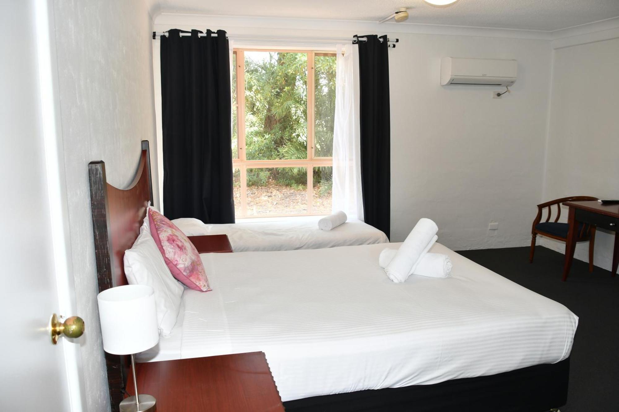 Golf Place Inn Wollongong Primbee Esterno foto